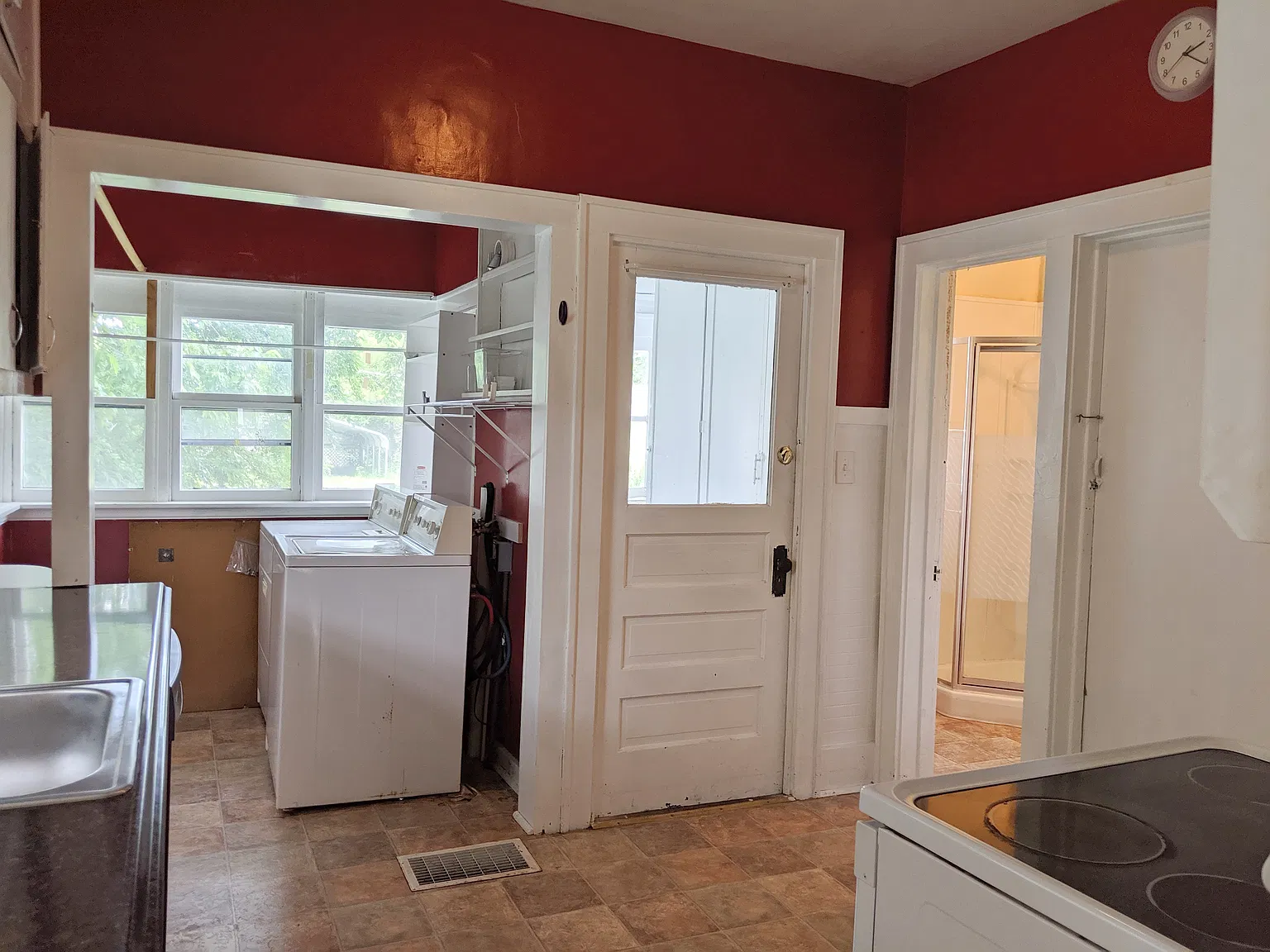 709 E Line St — Photo 3