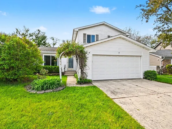 7 Oriole Ct, Woodridge, IL 60517