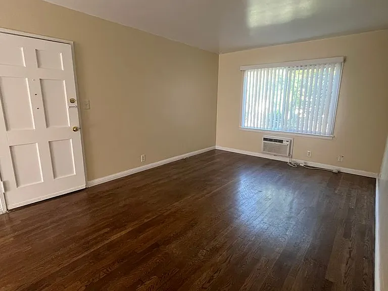 5223 E Carson St — Photo 6