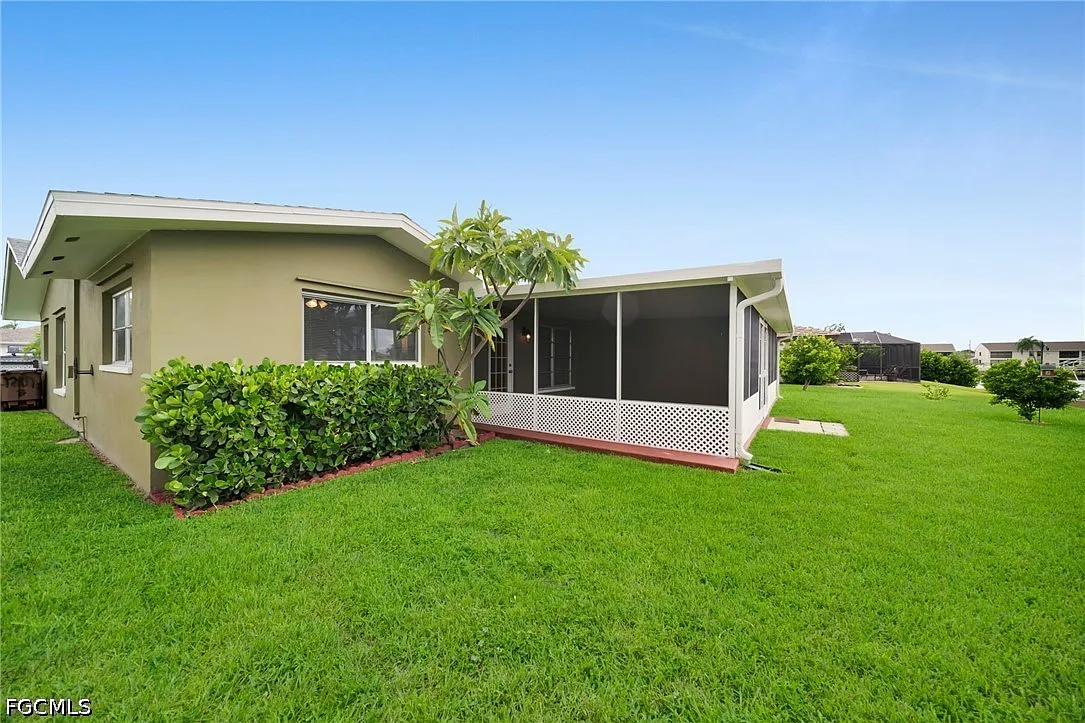 2 bed, 1.5 bath, 1064 sqft, $1,600 — Photo 4