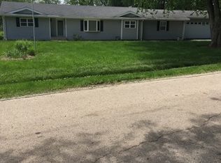 757 Sycamore Ln, Dundee, IL 60118