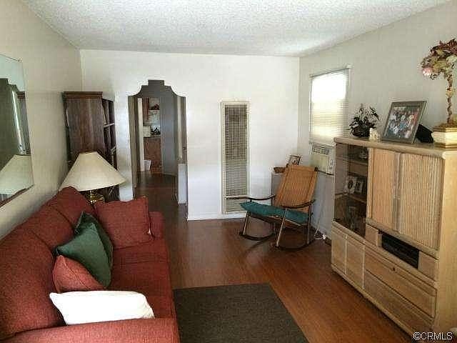 2nd image of 1710 N Willowbrook Ave