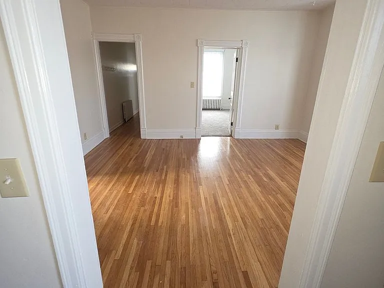 124 E Rose St — Photo 16
