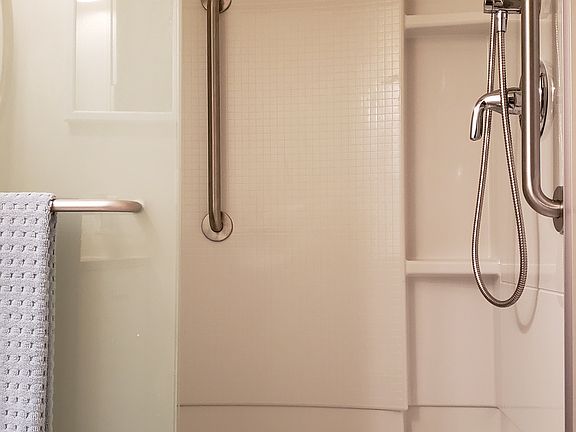 Handicap shower