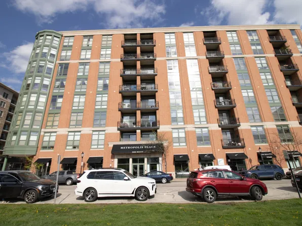 1 S Highland Ave Unit 306, Arlington Heights, IL 60005