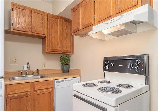 615 Biltmore Ave #T10 — Photo 7