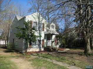 512 N Midland Ave, Saddle Brook, NJ 07663
