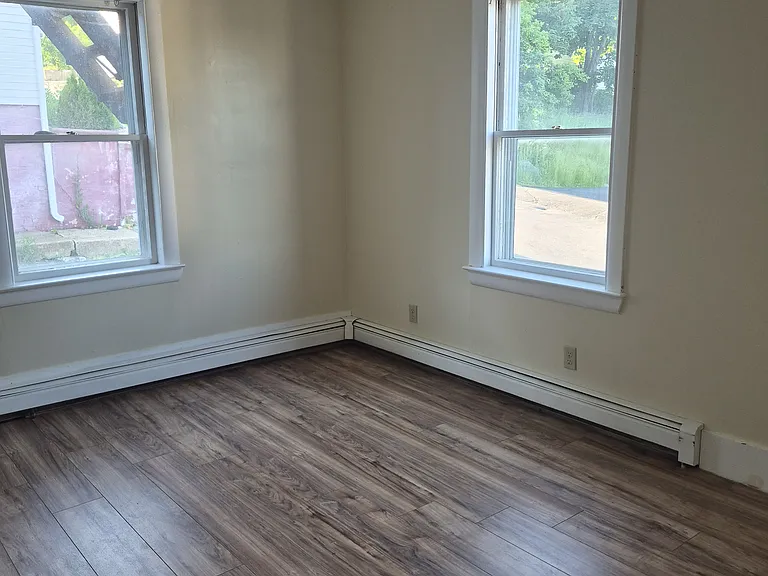 18 Highland St — Photo 12