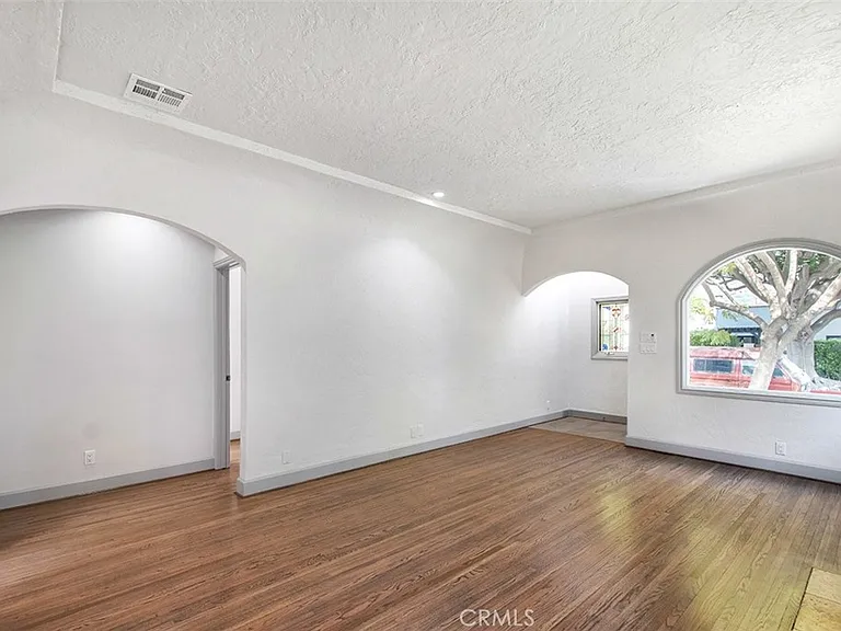 8848 Ashcroft Ave — Photo 11