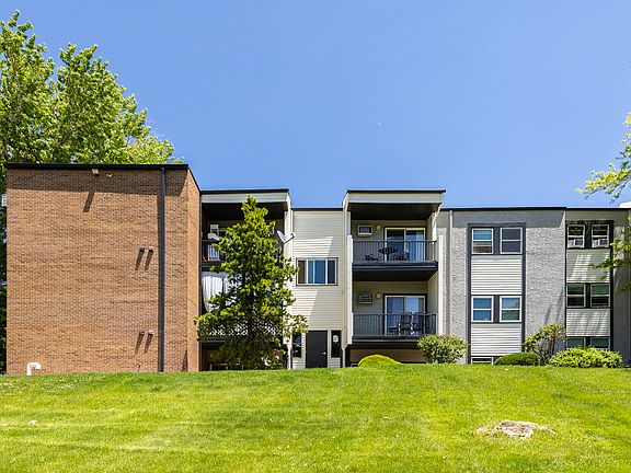 3rd image of 451 Golden Cir APT 106