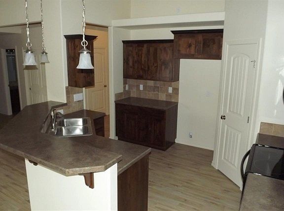 4th image of 8827 W Metaline Ave