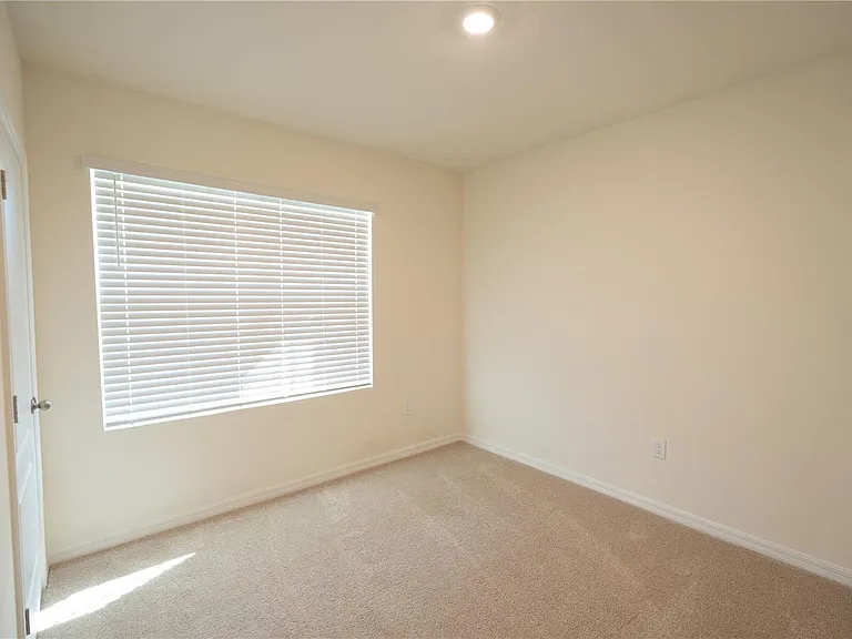 444 Taylor Groves Dr — Photo 40