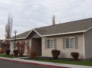 725 McClain Dr #1, Sunnyside, WA 98944