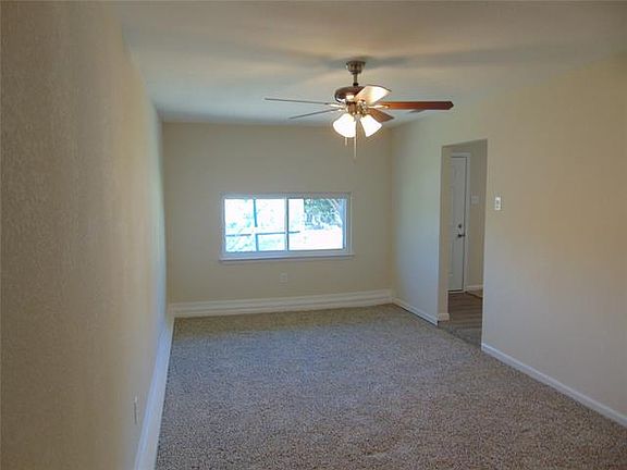 4th image of 3610 Castle Hills Dr
