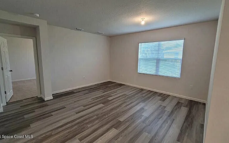 591 Mimosa St SW — Photo 2