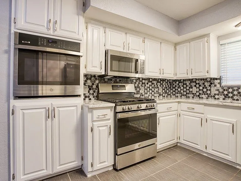 10733 Timbergrove Ln — Photo 7