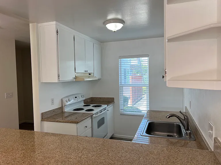3499 Norton Way #13 — Photo 5
