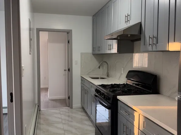 6615 Clinton Ave Floor 2, Maspeth, NY 11378