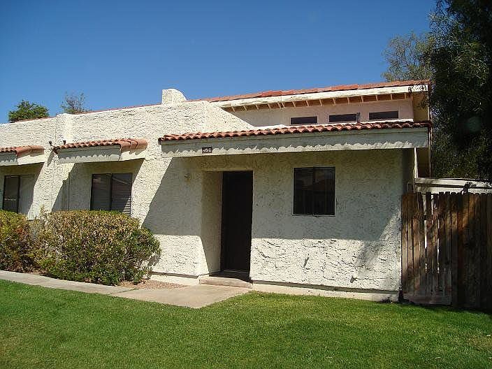 End Unit with Side Yard