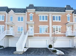 80 Alexander Ct, Nanuet, NY 10954