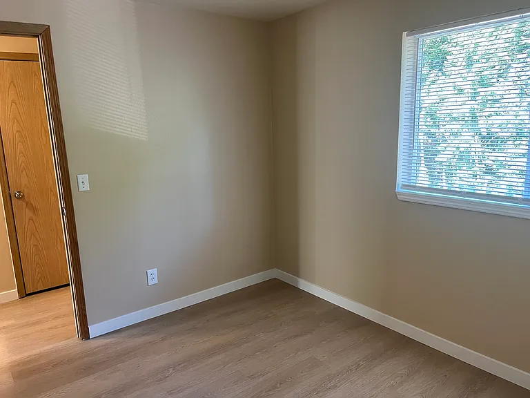 Upstairs bedroom 2