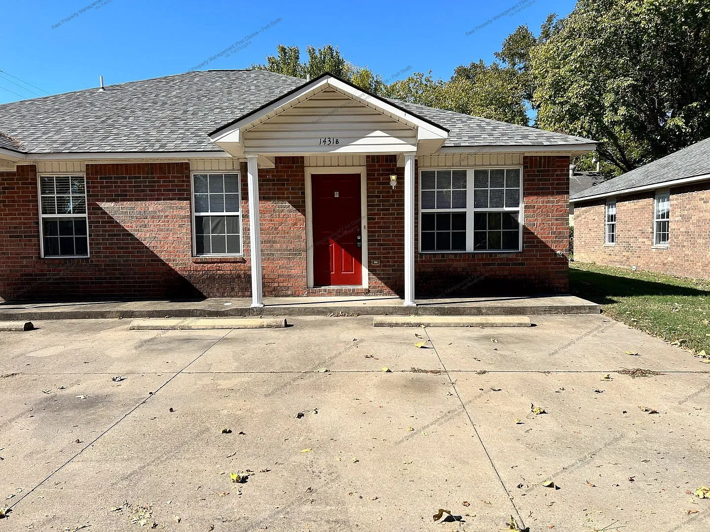 3 bed, 2.0 bath, 1050 sqft, $900 — Photo 2