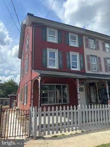 106 2nd Ave, Mont Clare, PA, 19453