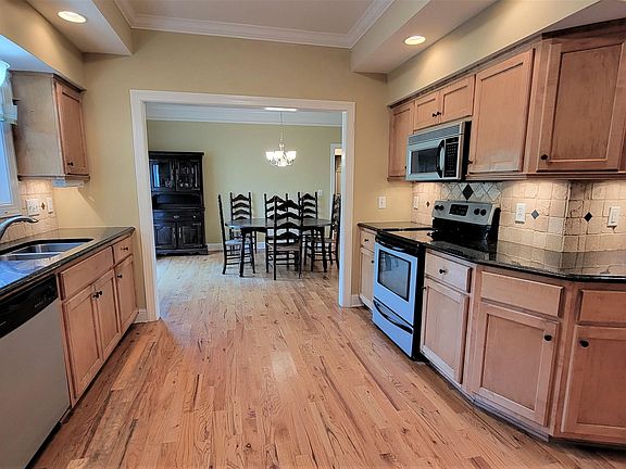 3rd image of 1231 Brannon Dr