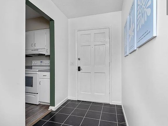 2nd image of 114 Fernridge Dr #114