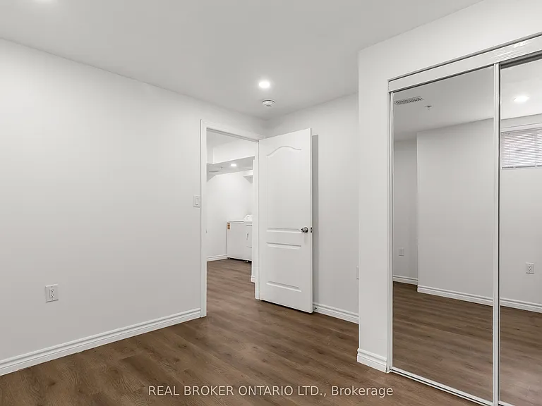 392 Clarkson Gate #BASEMENT — Photo 13