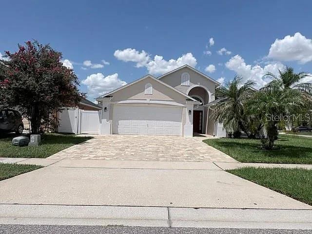 3 bed, 2.0 bath, 1781 sqft, $2,800 — Photo 3