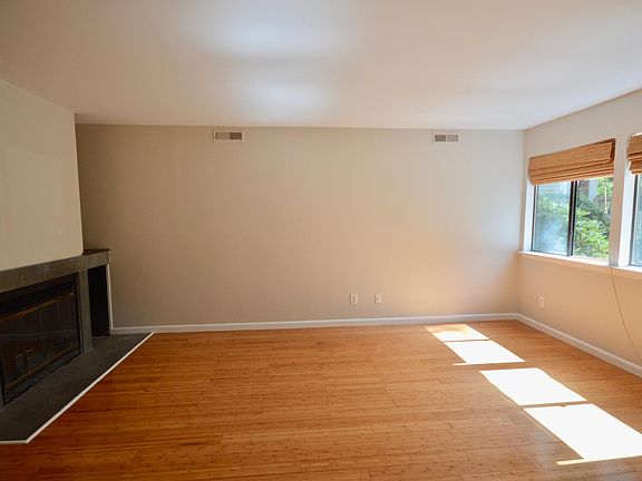3rd image of 157 Stone Mdw