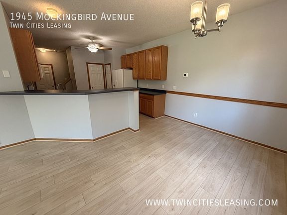 4th image of 1945 Mockingbird Ave