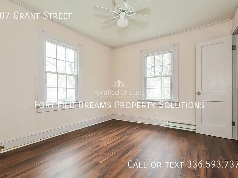 907 Grant St — Photo 9