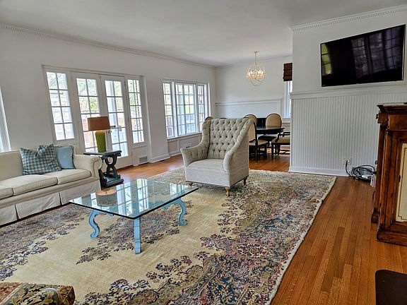 3rd image of 96 Columbia Rd #1