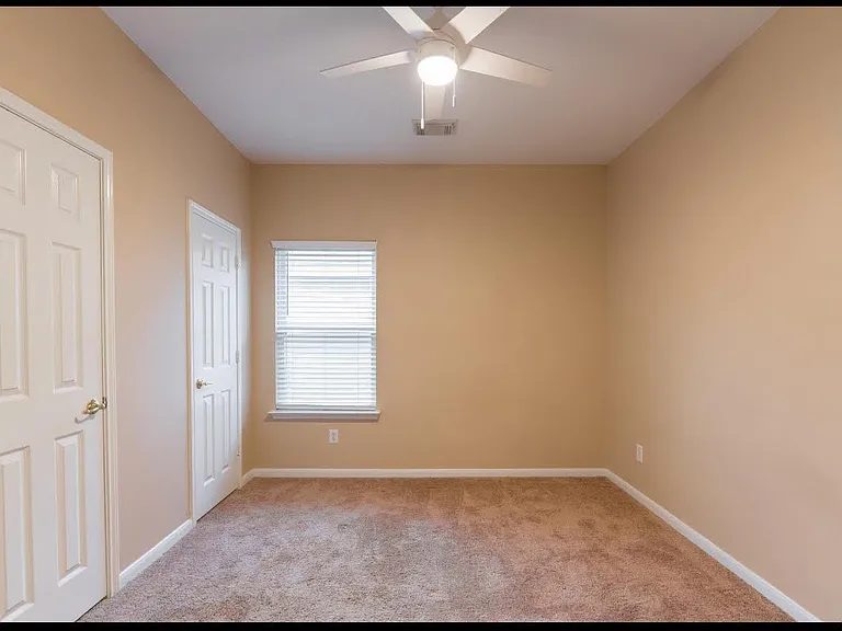 3223 Legends Creek Dr — Photo 15