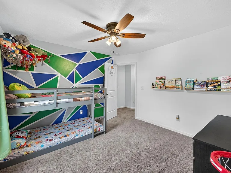 537 Jensen Ln — Photo 8