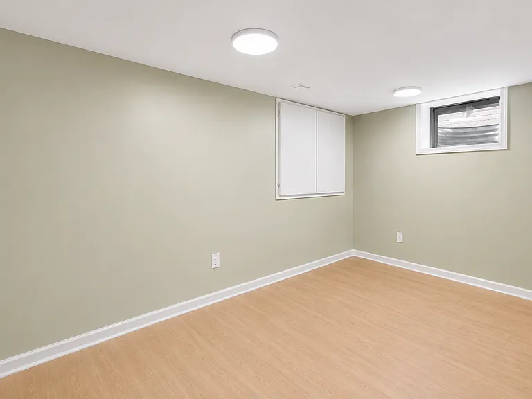 1405 Matthews Dr — Photo 9