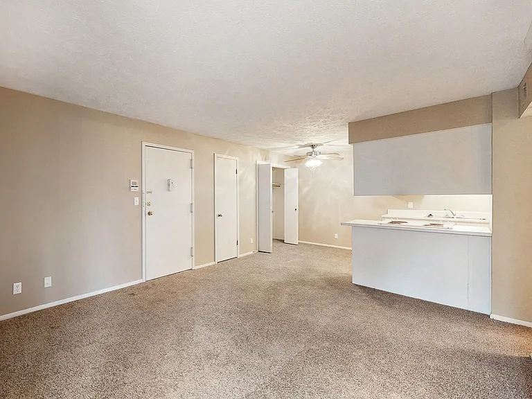Westwood Apartments — Photo 34