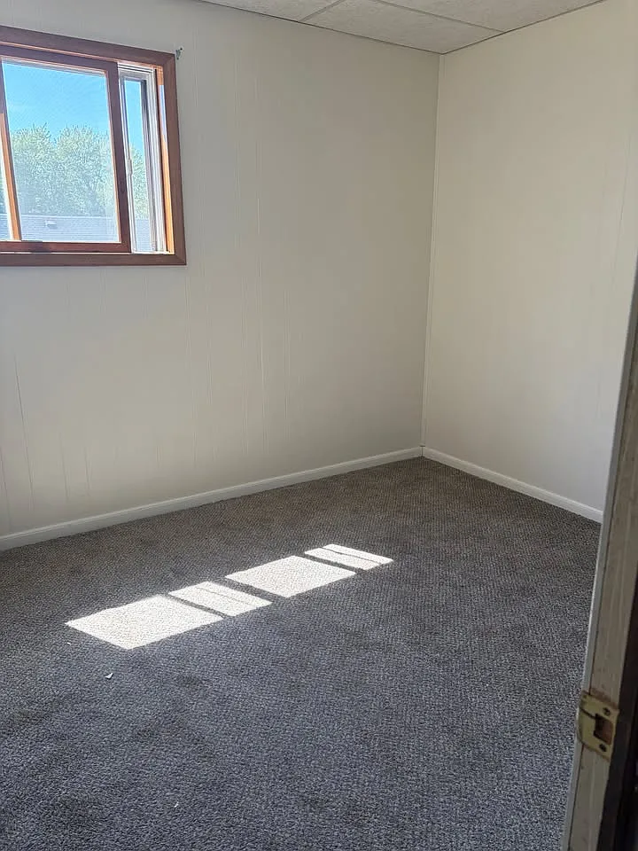 3 bed, 1400 sqft, $1,400 — Photo 3