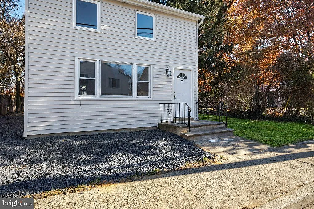 68 Fulton St photo 1