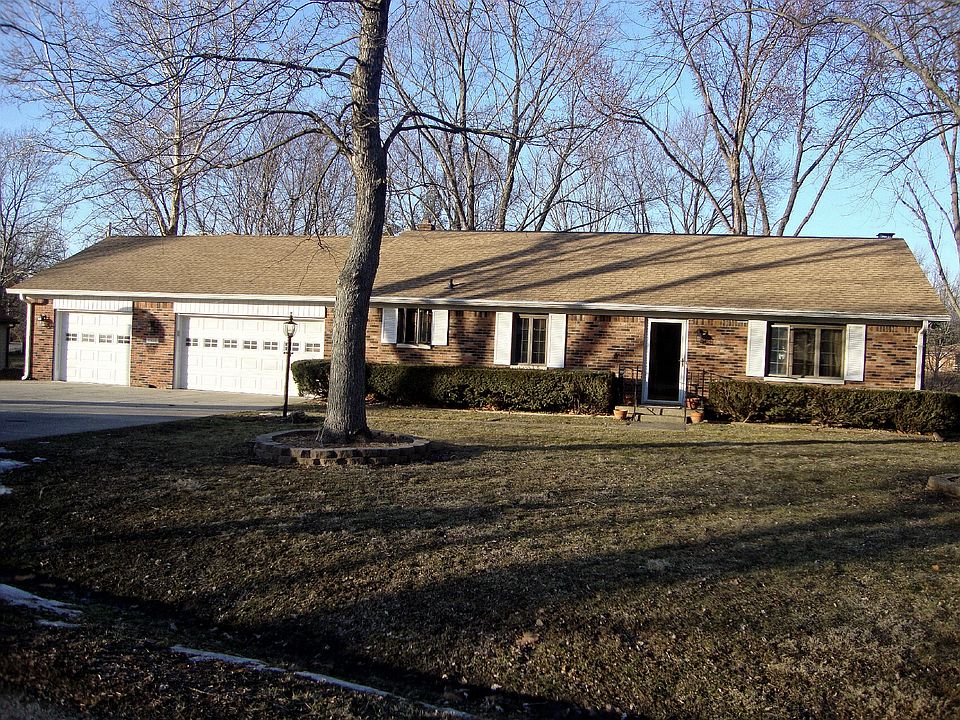 Huge tri level .68 acre