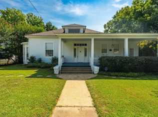 1014 N Sycamore St, Palestine, TX 75801