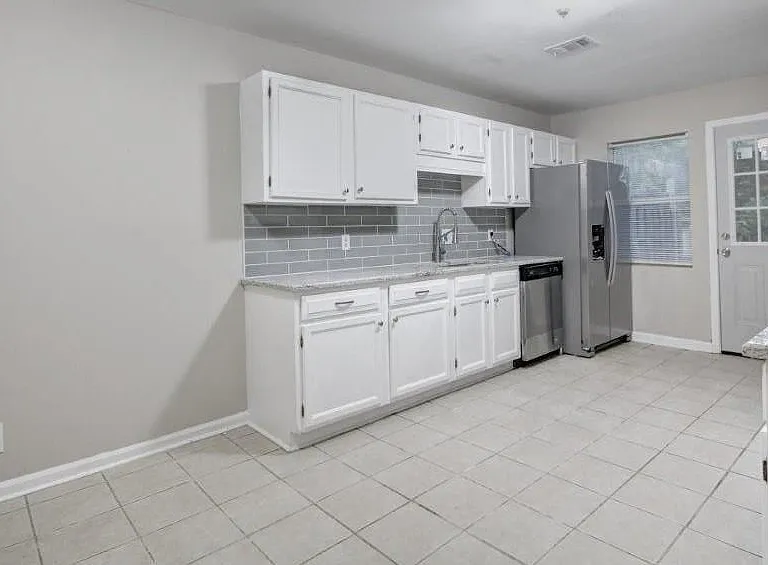 925 Westland Dr — Photo 10