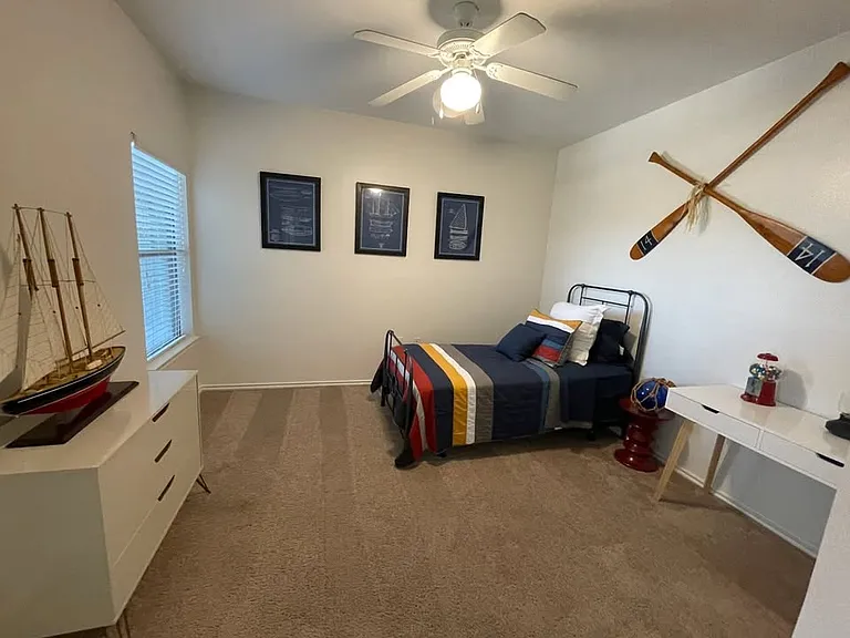 San Pedro Apartments — Photo 27