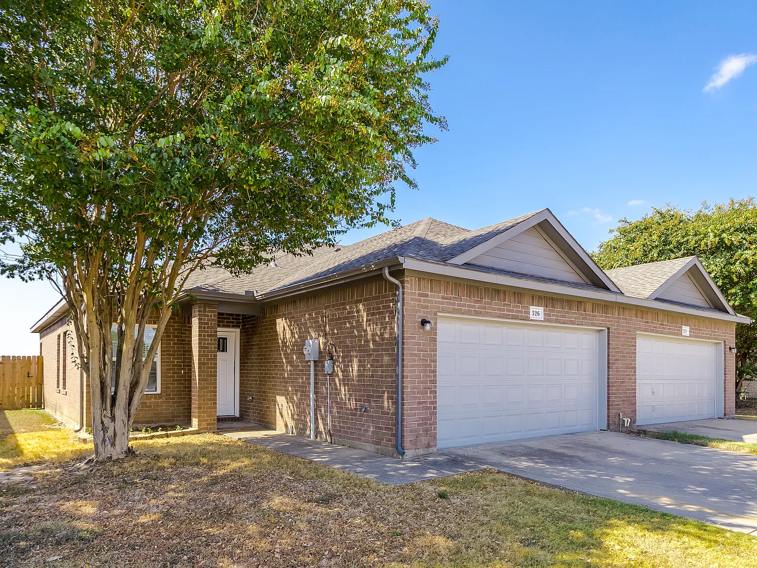 3 bed, 1140 sqft, $1,995 — Photo 2