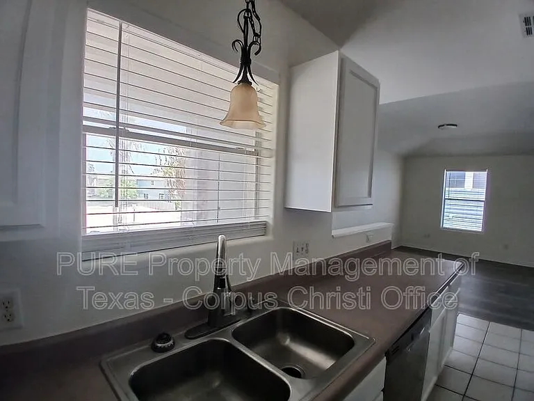 14006 Fortuna Bay Dr #B — Photo 7