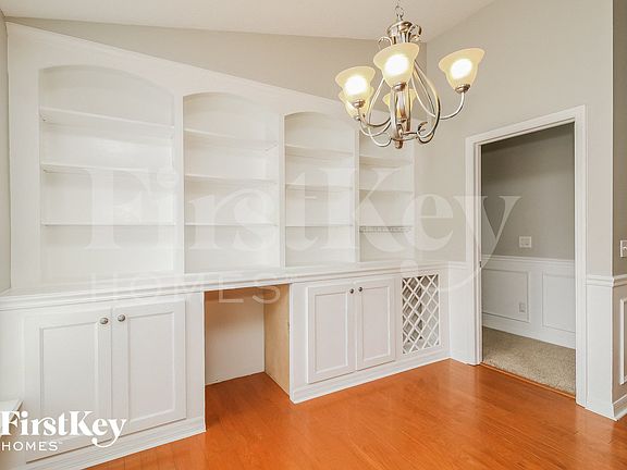 4th image of 9715 Bay Colony Dr