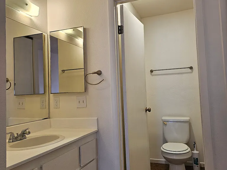 4805 Nara Vista Way — Photo 10