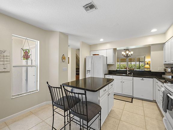 5th image of 413 Coral Cove Drive